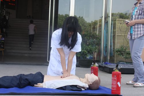 医疗急救之心肺复苏.jpg